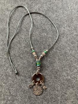 Kette silber-grün ( Eulen, Häschen, Blume)