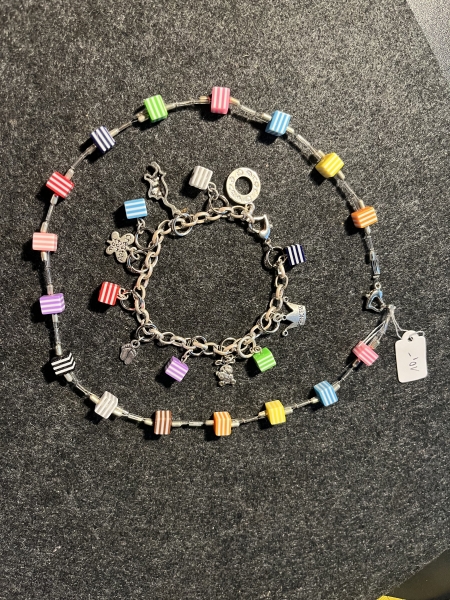 Bettelarmband- versilbert- 6x Würfel bunt- (20cm)