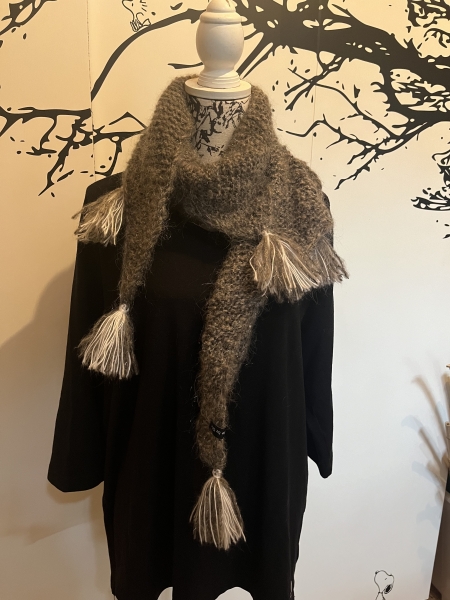 SCHAL -Kuschelwolle in braun-grau-weiß Tönen