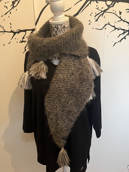 SCHAL -Kuschelwolle in braun-grau-weiß Tönen