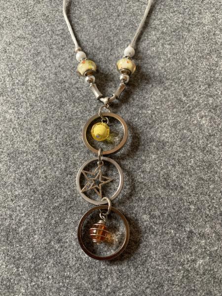 Kette  Gelbtöne, (3x Ringe,Kugeln, Stern)