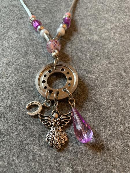 Kette  rosa + fliederfarben, (Schutzengel, Hufeisen )