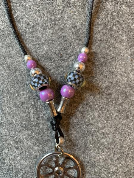 Kette lila, schwarz (Turnschuh, Friends)